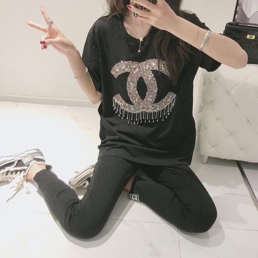 点此购买 香奈儿女款重工烫钻t恤 太136556 商品图7
