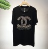 点此购买 香奈儿女款重工烫钻t恤 太136556 商品缩略图11