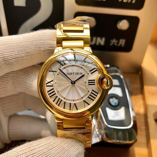    卡地亚 蓝气球系列高版本，中号36mm 中性腕表，男女都可佩戴。316L精钢表壳，鱼眼蓝宝石镜面，瑞士石英机芯 316L精钢表带 原装双按折叠扣 认准独家品质 商品图0