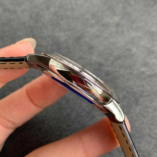 MKS欧米茄碟飞系列腕表。优雅纤薄的外表，搭配简约大方的设计，MKS抓住每一个细节，完美诠释原装优雅商务的经典魅力。 商品图4