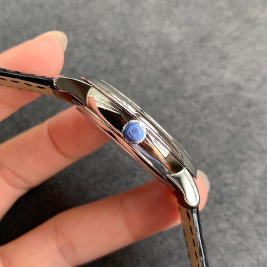 MKS欧米茄碟飞系列腕表。优雅纤薄的外表，搭配简约大方的设计，MKS抓住每一个细节，完美诠释原装优雅商务的经典魅力。 商品图3