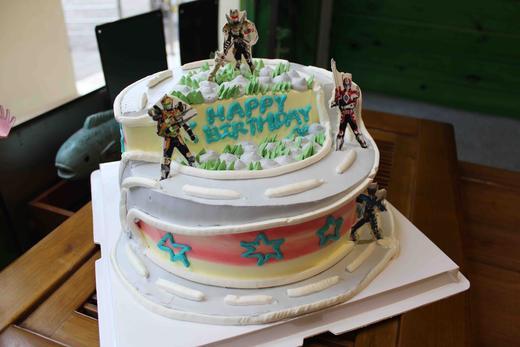 下单前请仔细阅读商品详情 奶油蛋糕 铠甲勇士 如需增加或者修改文字 请下单备注  商品图1