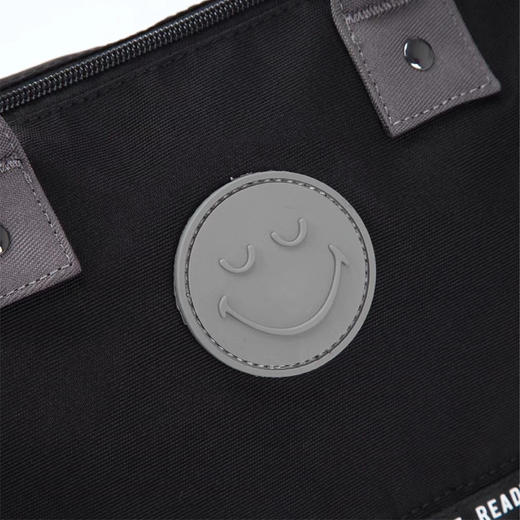 Smiley Family多用包单肩/斜挎/手拎  中度防水 易清理 商品图11