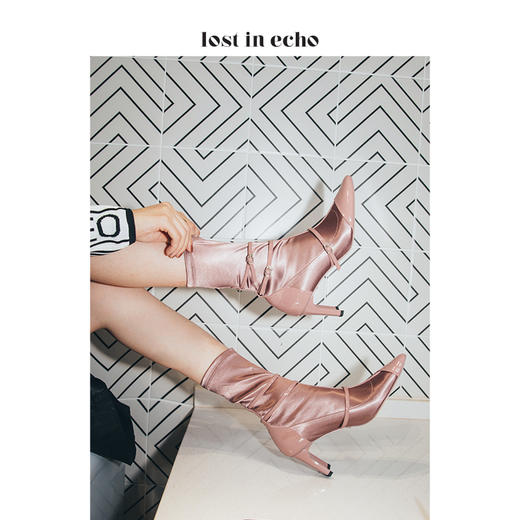 新年闪购lost in echo2019秋季漆皮玛丽珍尖头女靴 紫灰色弹力布套靴高跟女鞋 商品图0