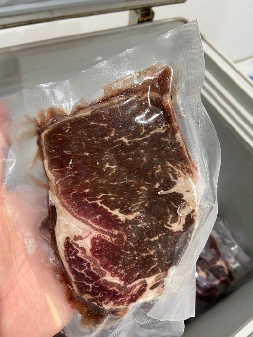 【草饲眼肉牛排~亏本处理】冰箱断电导致牛排密封真空状态解冻 （无卖相，口感不变，建议炒菜） 商品图0