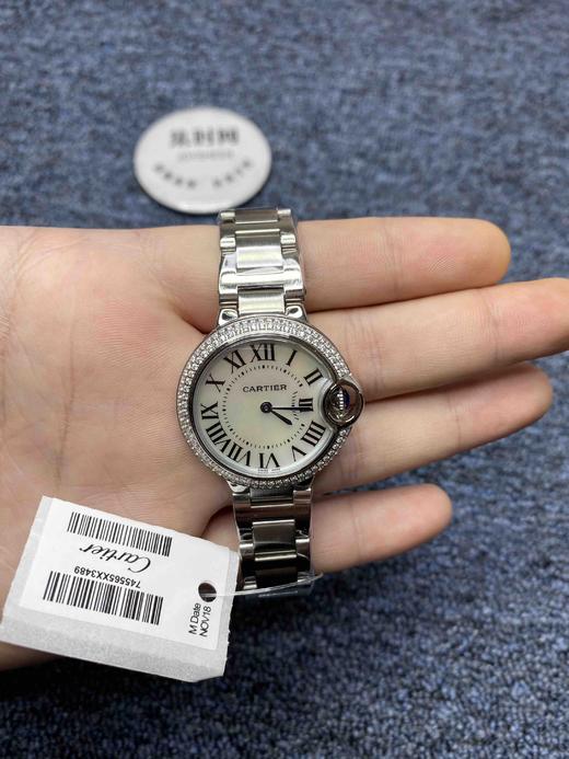 【钻圈款】独家订制高版本 卡地亚蓝气球系列 中号33mm女士腕表，双排钻圈款✨贝母盘，鱼眼蓝宝石镜面，瑞士石英机芯 商品图8