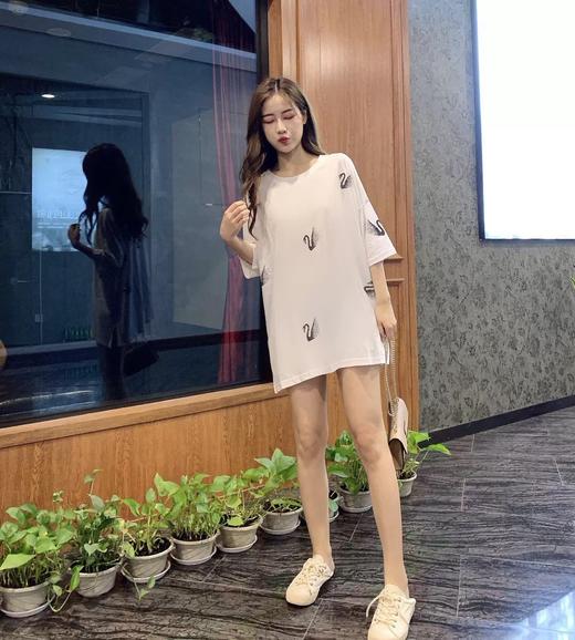 点此购买 满印施华洛世奇水钻天鹅短袖T恤 ks138057 商品图6