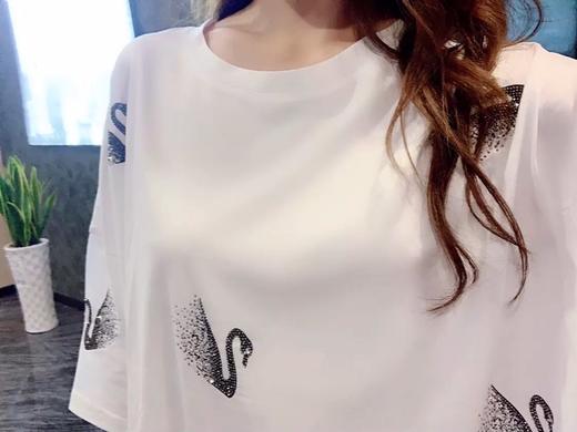 点此购买 满印施华洛世奇水钻天鹅短袖T恤 ks138057 商品图9