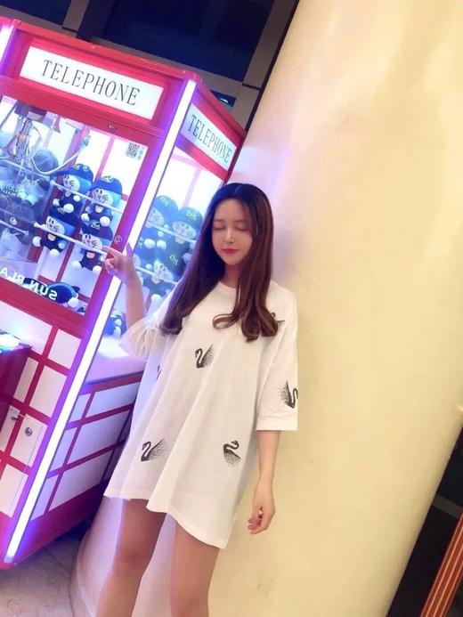 点此购买 满印施华洛世奇水钻天鹅短袖T恤 ks138057 商品图5