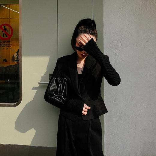 沁语/质感暗纹肌理针梭织拼接假两件西装外套女春季小众设计西服 商品图2