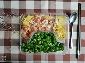 净菜：青椒炒鸡