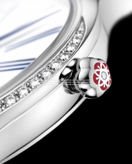 WWF欧mi茄碟飞系列，正品开模保证所有细节复原正品，所有配件%100与正品通用，美洲鳄鱼皮带，瑞士原装机芯，施华诺钻石，女士腕表，皮表带，石英机芯，密底。 商品图7