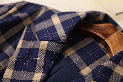 LYY-10615西装领收腰格子外套+不规则网纱半身裙时尚套装 商品图1