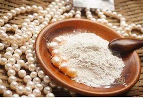  爱用珍珠粉的人，后来都美到发光 