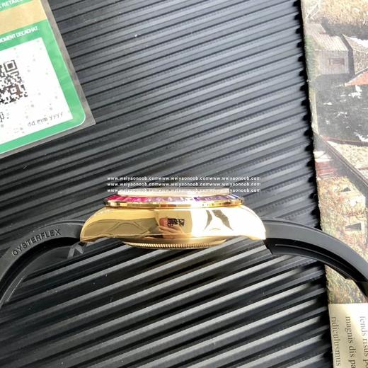 BL全新迪通拿彩虹款。型号：116599RBOW-116598RBOW-116595RBOW.彩虹迪通拿一表难求！镶嵌根据原厂颜色渐变过渡最协调的36颗宝石进行优化处理，高度、角度一致 商品图3