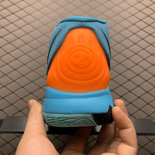 点此购买 耐克男款中帮篮球鞋 伟139108 商品图6