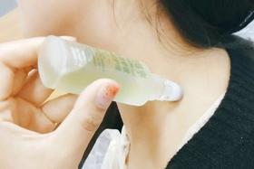  肩膀脖颈酸痛怎么办，是否有减轻的办法? 