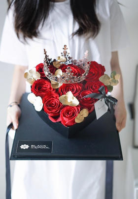 皇冠女神花盒（11朵红玫瑰）我爱你,每一天