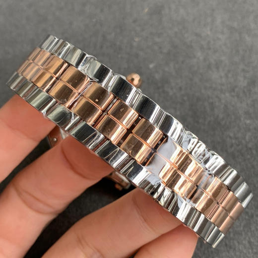 萧邦快乐钻钢带版 肖邦HAPPY DIAMONDS 表盘尺寸36mm 七钻设计 搭载2892自动机械机芯 商品图5