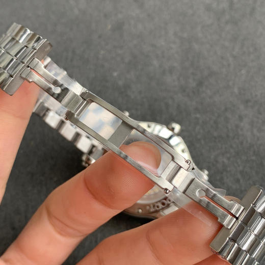 萧邦快乐钻钢带版 肖邦HAPPY DIAMONDS 表盘尺寸36mm 七钻设计 搭载2892自动机械机芯 商品图6