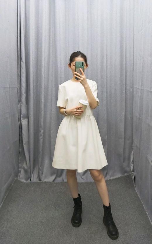 女全里连衣裙 商品图1