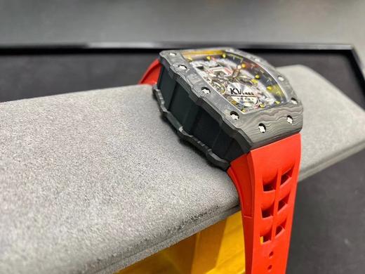 KV厂 升级版 理查德米尔RM011系列爆款.RM11绝对是让人耳目一新的一款杰作！1：表壳运用与正品一致的NTPT碳纤维特别材科！由多层平行细丝构成，细丝则由碳纤维分离到这些厚度然后经过特殊机器织成 商品图13