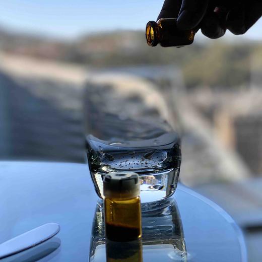 云南 松茸提取物1g/瓶*12瓶/盒 可放入粥 汤 饮品等食用 增味提鲜 丰富营养 也可加50ml温开水直接饮用 商品图6