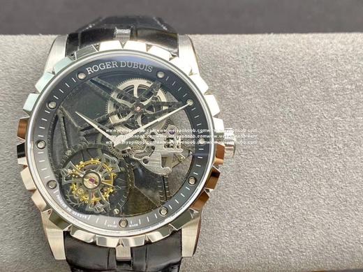 王者归来.BBR荣誉推出全新升级版王者系列陀飞轮腕表.型号RDDBEX0393。做为BBR制表师，首先特别感谢所有支持我们的爱表者们。       复刻腕表总是有一些不可或缺的地方、但我们尽所有能力在 商品图0