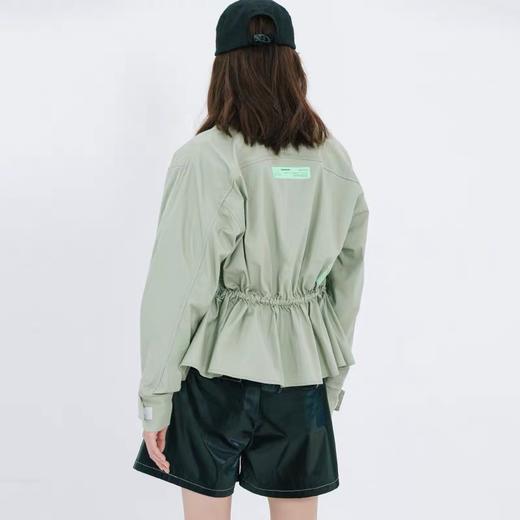 Roaringwild/咆哮野兽SS20 
  012010101浅灰绿束腰乱褶工装女式夹克 商品图3