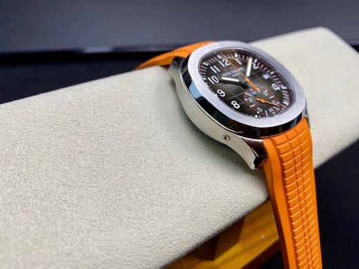 YL 百达翡丽Aquanaut系列 腕表型号：5968A-001）42.2毫米不锈钢表壳 计时指针、精确至四分之一秒的外缘轨道式刻度、60 分钟累积计时器 以不锈钢材质的外壳，与橙色橡胶表带相搭，充满 商品图13