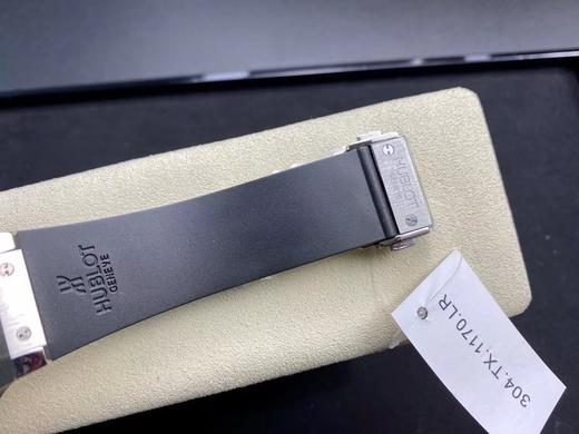 恒宝Hublot.V3升级版 大爆炸系列 真陀飞轮（升级如下：升级使用原装壳套起模壳身，侧耳不再使用塑料，搭配升级版真陀飞轮心脏，加强防震，解决了市场普通版本“缝合度不高有缝隙、机芯返修率高”的问题， 商品图10