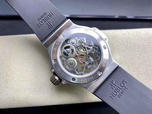 恒宝Hublot.V3升级版 大爆炸系列 真陀飞轮（升级如下：升级使用原装壳套起模壳身，侧耳不再使用塑料，搭配升级版真陀飞轮心脏，加强防震，解决了市场普通版本“缝合度不高有缝隙、机芯返修率高”的问题， 商品图9