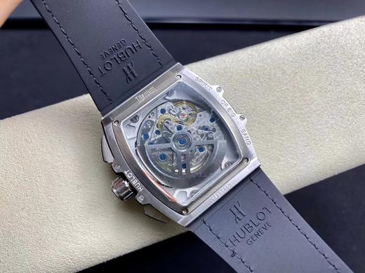 NH 恒宝 大爆炸 计时款｛腕表之家 品牌新闻｝继前年夏天发布SPIRIT OF BIG BANG全黑腕表后，如今Hubiot宇舶表以赛车为灵感，推出全新Spirit of Big Bang限量腕。特 商品图11