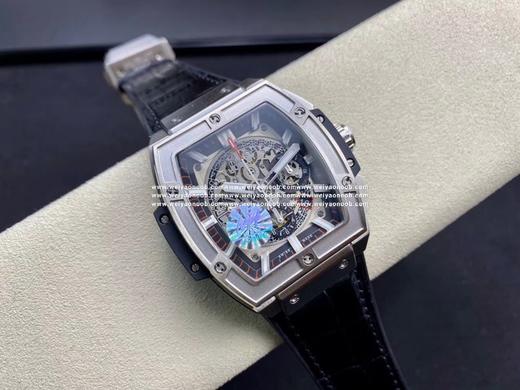 NH 恒宝 大爆炸 计时款｛腕表之家 品牌新闻｝继前年夏天发布SPIRIT OF BIG BANG全黑腕表后，如今Hubiot宇舶表以赛车为灵感，推出全新Spirit of Big Bang限量腕。特 商品图2