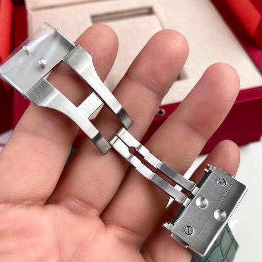 绿色 新款首发！原单渠道货！菲拉格慕 Ferragmo F-80 Slim系列，简约优雅时尚男表；表径41mm，采用纤薄的表壳 商品图7