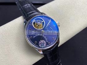 ZF 【优雅精湛 工艺之巅】——IWC万 国表葡萄牙系列逆跳陀飞轮腕表，优雅的贵族气息结合无与伦比的视觉享受，神秘雅致，精湛非凡。【表壳】腕表尺寸44mmX15.5mm。精致工艺打磨的表壳尊贵大方，Z