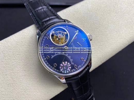 ZF 【优雅精湛 工艺之巅】——IWC万 国表葡萄牙系列逆跳陀飞轮腕表，优雅的贵族气息结合无与伦比的视觉享受，神秘雅致，精湛非凡。【表壳】腕表尺寸44mmX15.5mm。精致工艺打磨的表壳尊贵大方，Z 商品图0