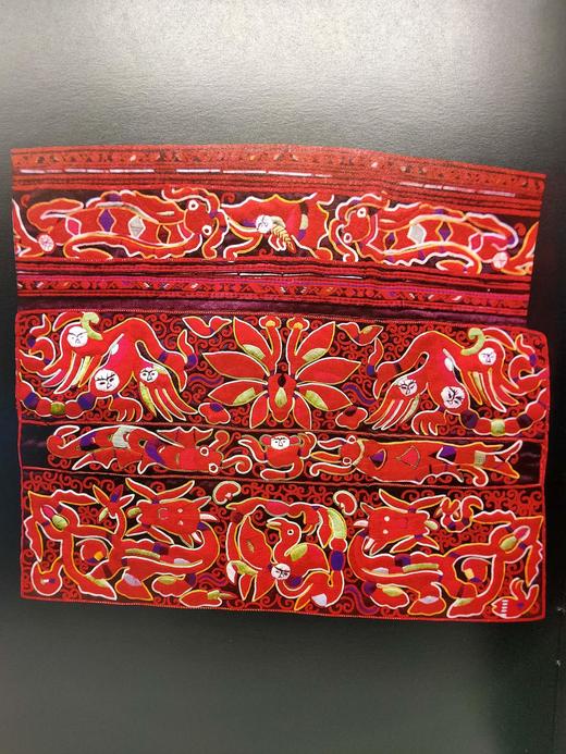 中国贵州苗族绣绘–全两册 商品图4