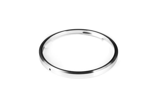 NiSi滤镜系统 For 理光GR3 ①GR3专用接筒可安装49mm的滤镜，赠送银色装饰环 ②前支架可装两片方镜 ③支架套装 商品图3