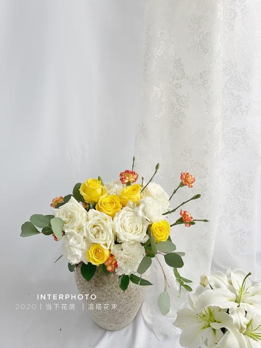 【蒲公英的约定】金枝玉叶5 白玫瑰4 白色康乃馨4 多头狂欢康3 尤加利大圆叶1 商品图5