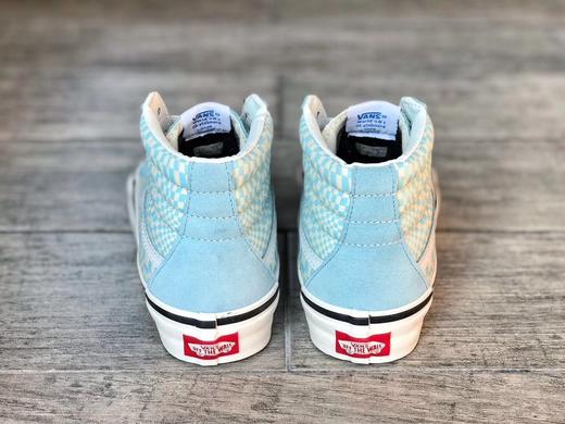 Vans Sk8-Hi 38DX 安纳海姆天蓝马赛克高帮硫化板鞋 整鞋大面积使用天蓝色作为主色调，与这个季节的气息相映相融，马赛克万花筒格子设计，极具设计感，上脚颜值也极高  硫化版本 商品图1