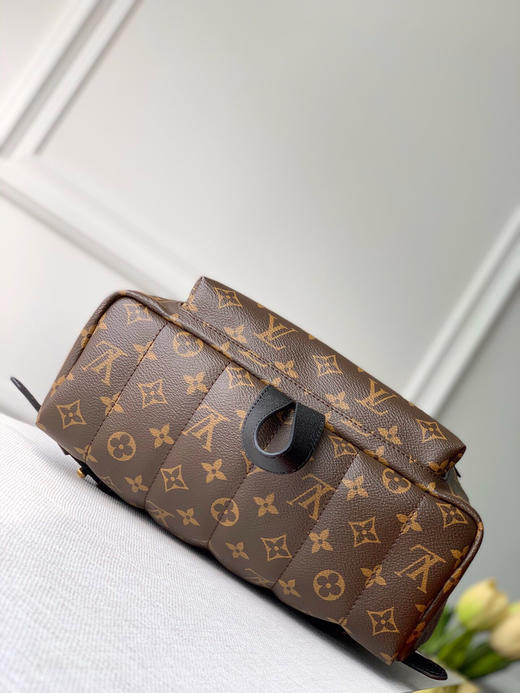 春季特惠💰820 新版原单品质 LV M44874 🌱老花 MONOGRAM BACKPACK 中号双背包，早春系列时装展大放异彩的此款背包风格个性时尚,功能性极强 商品图4