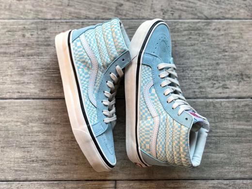 Vans Sk8-Hi 38DX 安纳海姆天蓝马赛克高帮硫化板鞋 整鞋大面积使用天蓝色作为主色调，与这个季节的气息相映相融，马赛克万花筒格子设计，极具设计感，上脚颜值也极高  硫化版本 商品图3