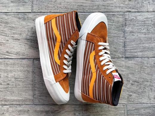 Vans不对称条纹拼接包头硫化板鞋 棕黄 蓝白推出全新 Style 138 ComfyCush LX Sk8半月形包胶头采用帆布和麂皮材质不对称 商品图3
