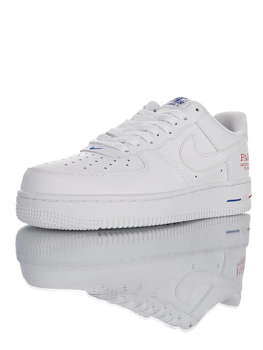 Nike Air Force 1 Low 耐克NBA别注纪念首次法国常规赛 硬质头层荔枝纹皮革鞋面 内置全掌AirSole气垫 空军一号 白红蓝NBA巴黎配色 商品图1