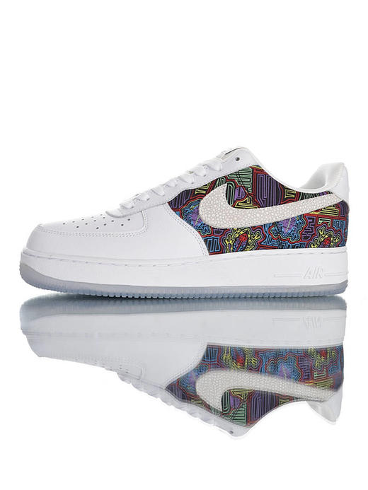 耐克Nike Air Force 1 '07 Lv8 庆祝波多黎各日 采用荔枝纹皮革鞋面材质 内置全掌air sole气垫 空军一号 皮革白彩青蛙配色 商品图0