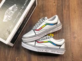 万斯 满满 二次元 漫画 风格设计师手绘Joshua Vides x VANS OLD SKOOL