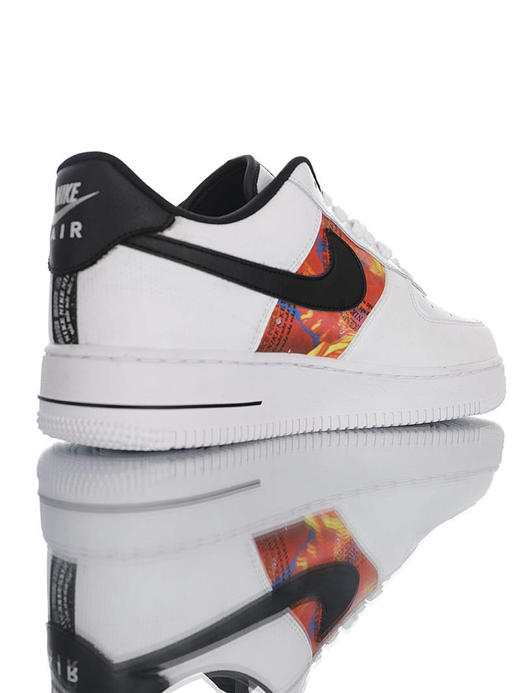 Nike Air Force 1 Low耐克  全新炫彩图案 采用超纤移膜革鞋面 内置全掌AirSole气垫 空军一号低帮百搭休闲运动板鞋 皮革白黑炫彩 商品图1