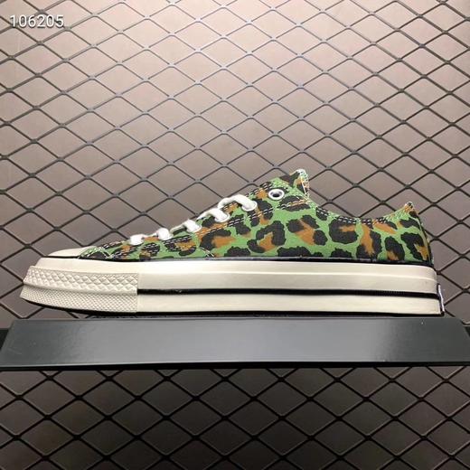 Converse X Wacko Maria x INVINCIBLE 三方联名 鞋舌的“万夫莫开”实属亮点  豹纹 绿豹纹 高帮 低帮 商品图3