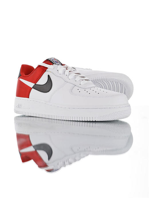 耐克 Nike Air Force 1 '07 NBA限定 采用硬质头层牛皮革 内置全掌air sole气垫 整型机台工艺后跟定型效果 空军一号低帮板鞋 皮革白黑夜蓝丝绸拼接钩 白黑丝绸拼接钩 商品图3